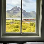 Pederstua, A Classic Fisherman's In The Middle Of Lofoten * Storeidet